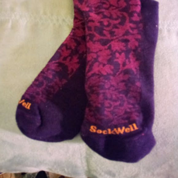 Sockwell Accessories Sockwell Compression Knee Socks Burgundy